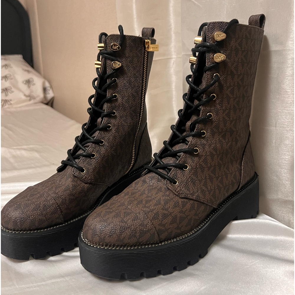 Combat MK leather boots